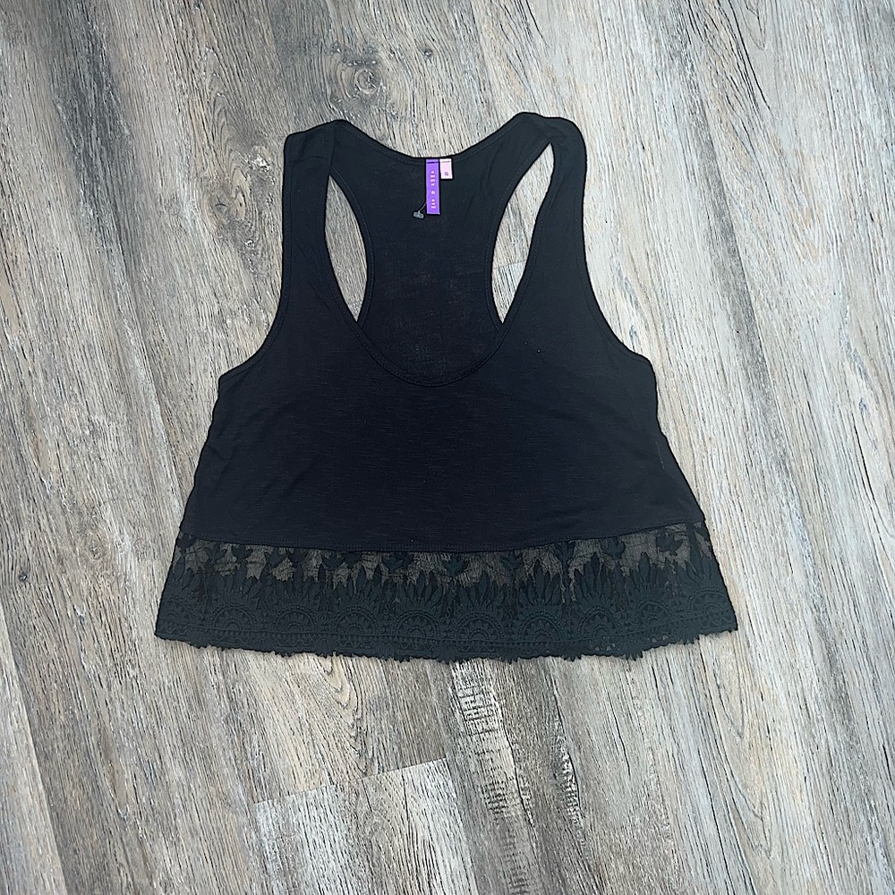 LF Emma & Sam lace trim cropped racer tank
